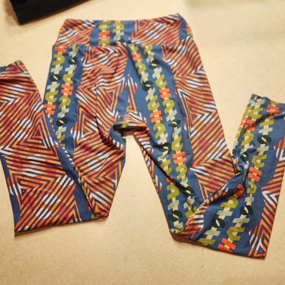 5/15.00 Lularoes Colorful Geometric Womens Leggings